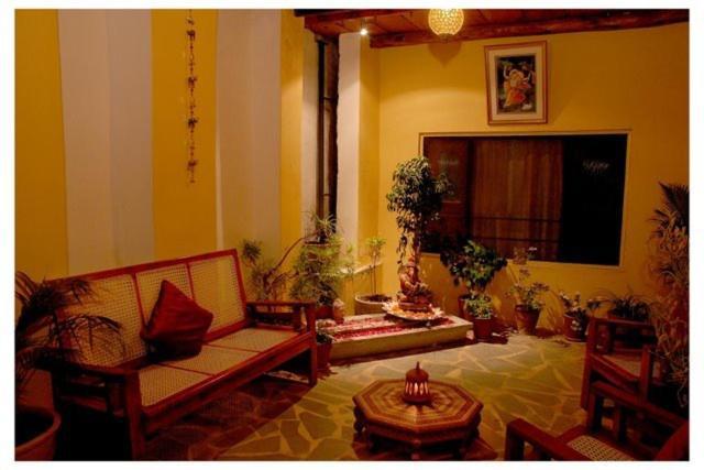 Hotel Nayee Haveli Udaipur Exterior photo